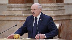 Лукашенко правоохранителям и чиновникам: не самоуспокаивайтесь, нам надо удержать страну