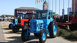 МТЗ на "Белагро-2023" представил беспилотные тракторы и брендированную продукцию 