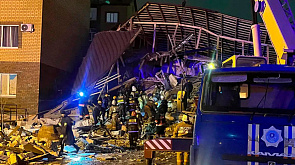 При обрушении здания кафе в Казахстане погибли два человека