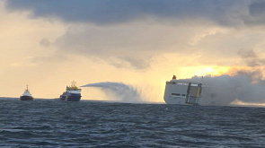 В Северном море горит судно с 3 тыс. автомобилей