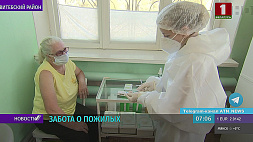 Забота о пожилых: волонтеры доставляют к пунктам вакцинации тех, кому за 60
