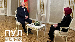 Александр Лукашенко дает интервью корреспонденту турецкой телерадиокомпании TRT