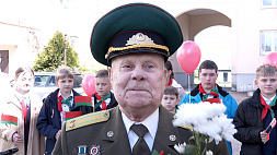 Ветеран Великой Отечественной войны Иван Невзоров принимал поздравления с наступающим праздником Победы