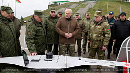 Как дрон среди ясного неба - на полигоне Обуз-Лесновский продемонстрировали новейшие беспилотники Беларуси