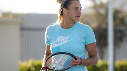 Арина Соболенко играет с Еленой Рыбакиной за победу на Australian Open