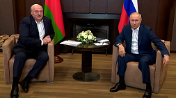 Лукашенко на встрече с Путиным предложил развивать сотрудничество с КНДР "на троих"