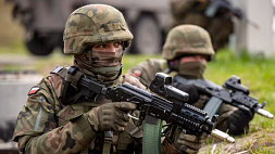 Польша перебрасывает военную технику к границе с Беларусью