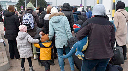Жители Польши негативно относятся к украинским беженцам из-за предоставляемых им льгот