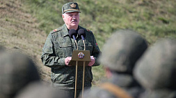 А. Лукашенко назвал отсутствие наблюдателей из США и ЕС на учениях "Запад-2021" мелкотравчатой позицией Запада