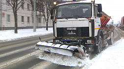 Расскажем, как приводят в порядок Минск после метели и куда на переработку отправляют снежные сугробы