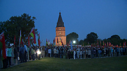 В Могилеве у мемориала "Буйничское поле" отдали дань памяти погибшим в годы Великой Отечественной войны