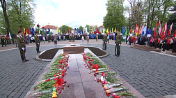 В Гродно состоялся торжественный митинг у памятника воинам-освободителям