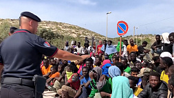 Сколько Лампедуз в Колизее и кто собрался сажать в тюрьму беженцев и "помогать им двигаться дальше в ЕС"