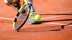 Виктория Азаренко проиграла в 1/16 финала теннисного турнира в Аделаиде