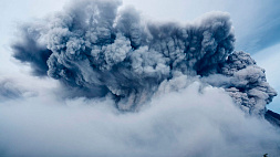 Вулкан Эбеко выбросил пепел на высоту 3,5 км