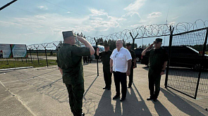 Лукашенко посещает дислокацию зенитного ракетного полка в Лунинецком районе