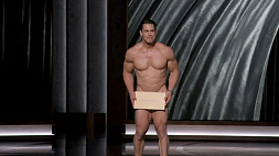 Джон Сина вышел голым на сцену, чтобы объявить победителя "Оскара" в номинации "Лучший дизайн костюмов" 