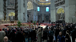 В Ватикане прощаются с почетным Папой Бенедиктом XVI 