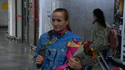 Юлия Апанасович вернулась на родину с бронзой чемпионата мира по боксу