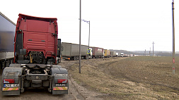 Более 2 тыс. грузовиков ожидают въезда в Литву из Беларуси