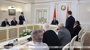 Лукашенко - правительству: Выполните задачи - ордена, провалите - уходите в отставку
