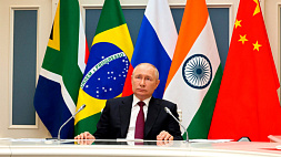 Путин: Россия предлагает провести саммит БРИКС 2024 года в Казани