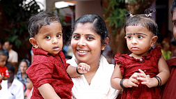 Я и мой живой портрет: сотни пар близнецов собрались на фестивале в Индии
