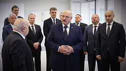 Лукашенко посетил холдинг "Планар"
