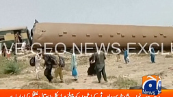 В Пакистане пассажирский поезд сошел с рельсов - погибли 15 человек