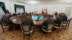Обстановка в мире и у границ Беларуси, отношения с соседями, реакция на вызовы со стороны Запада - Лукашенко собрал заседание Совбеза