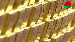 Цена золота впервые в истории превысила 2,3 тыс. долларов за тройскую унцию
