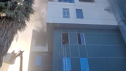 При пожаре в Албании 42 человека отравились дымом 