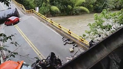 В Колумбии обрушился мост - погибли полицейские 