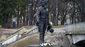 В Риге демонтировали памятник Пушкину