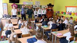 В гимназии № 32 Минска инспекторы ГАИ проверили у учащихся знание правил безопасности