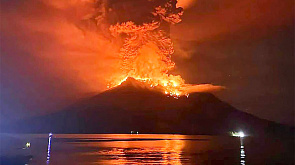 Столп пепла высотой 21 км - в Индонезии началось извержение вулкана Руанг