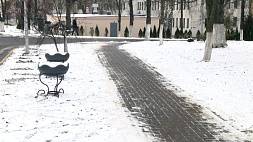 В Беларуси из-за нулевых температур местами тротуары превратились в катки 