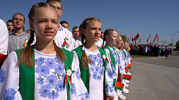 Торжественная церемония чествования государственной символики Беларуси прошла на площади Флага в Минске
