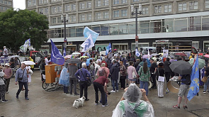 Немцы вышли на улицы Берлина на антивоенную акцию