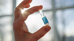 В Москве проведут клинические исследования обновленной вакцины от "омикрона"