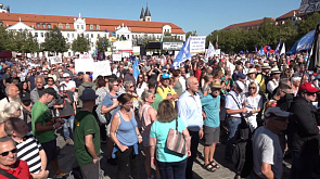 Антиправительственные митинги прошли в Европе 