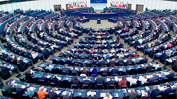 Европарламент признал Венгрию недемократической страной