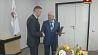 Первого олимпийского чемпиона из Беларуси  Сергея Макаренко наградили медалью НОК