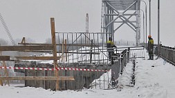 Узнали, как проходит масштабная реконструкция моста через Припять в Мозыре