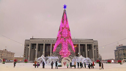 Город засиял! В Минске включили новогоднюю иллюминацию