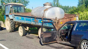 Легковушка и трактор столкнулись в Ушачском районе 