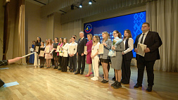12 финалистов представили свои творческие номера на конкурсе "Педагогический дебют - 2023" в Борисове