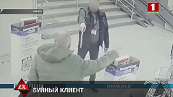 Покупатель угрожал людям ножом в ночном магазине Минска 