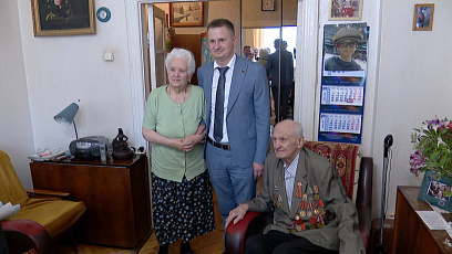 По случаю Дня Независимости в Минске поздравляют ветеранов - участников битв Великой Отечественной войны