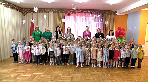 Ребята одного из детских садов Минска накануне 9 Мая читали стихи, исполняли песни и рисовали Победу